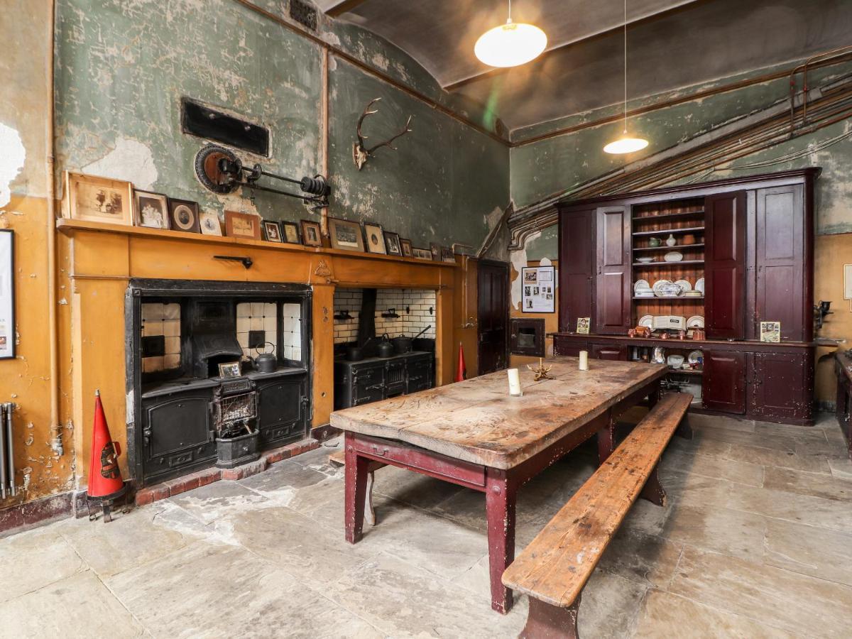 Cook's Flat Wrexham