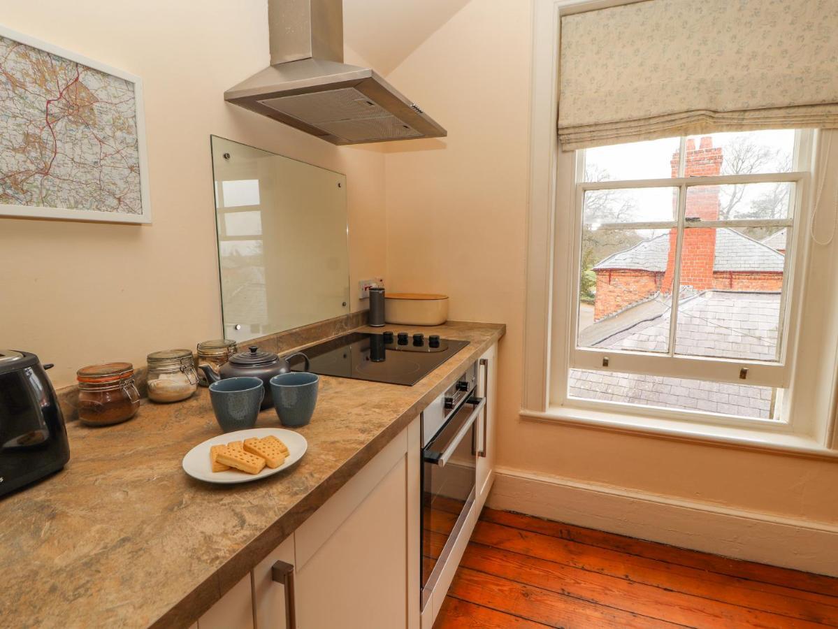 Cook's Flat * Wrexham