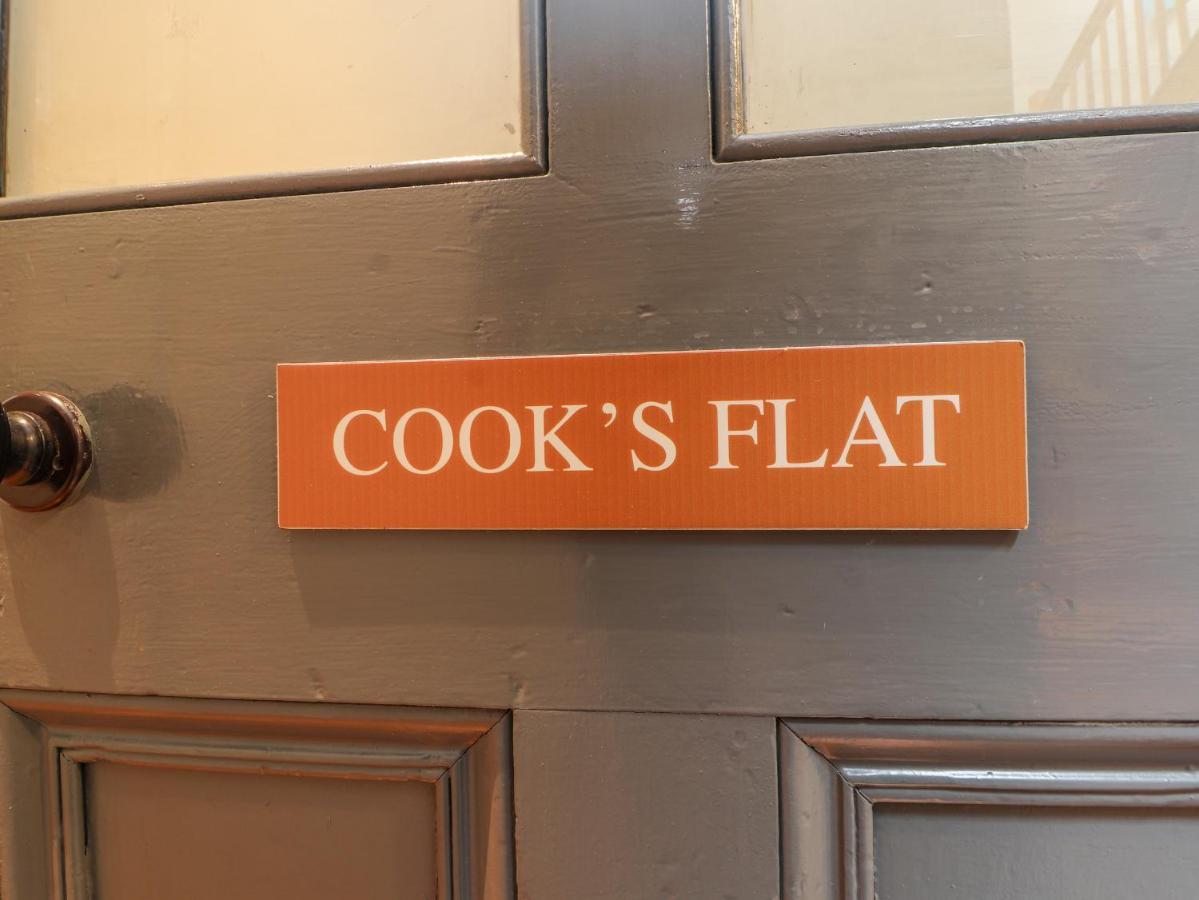 Cook's Flat Apartment